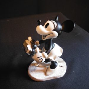 Minnie Mouse, "Puppy Love"