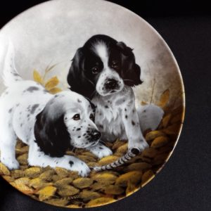 Collector Plate – Fine Feathered Friend - English Setters – Edwin Knowles "Field Puppies” Collection