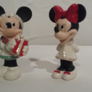 <font color=red>SOLD</font> - Mickey Give Minnie a Gift